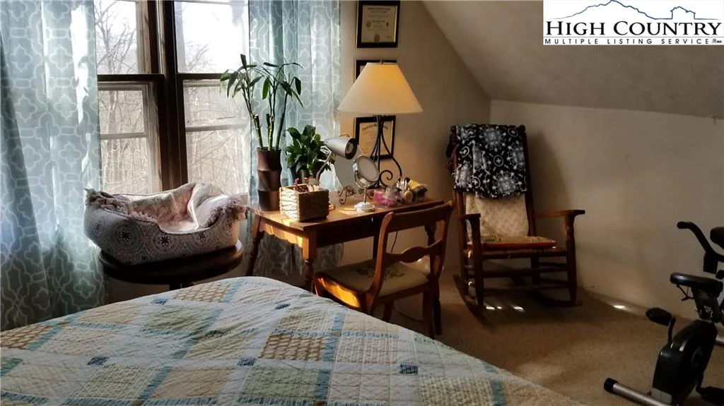 Image number 10 for the current listing