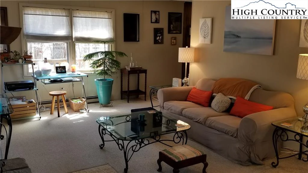 Image number 18 for the current listing