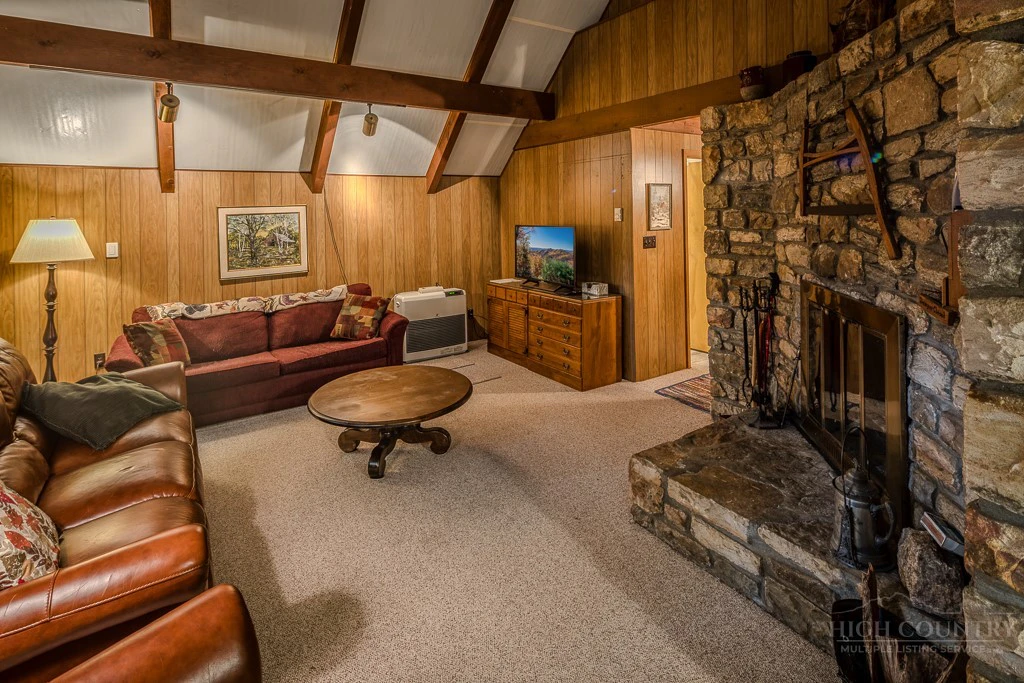Image number 9 for the current listing