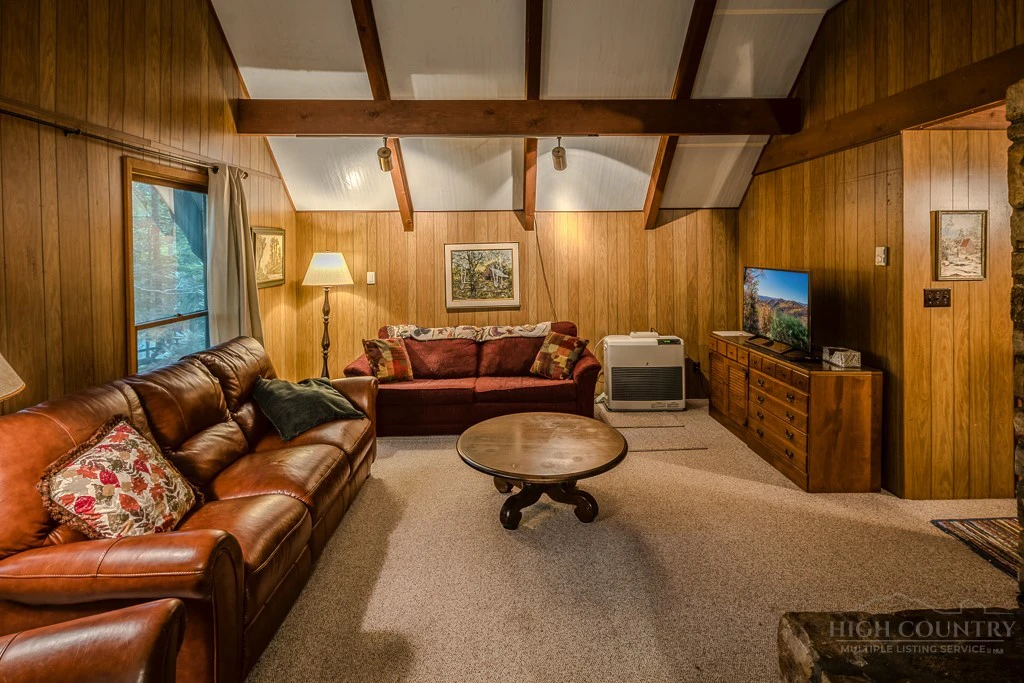 Image number 10 for the current listing