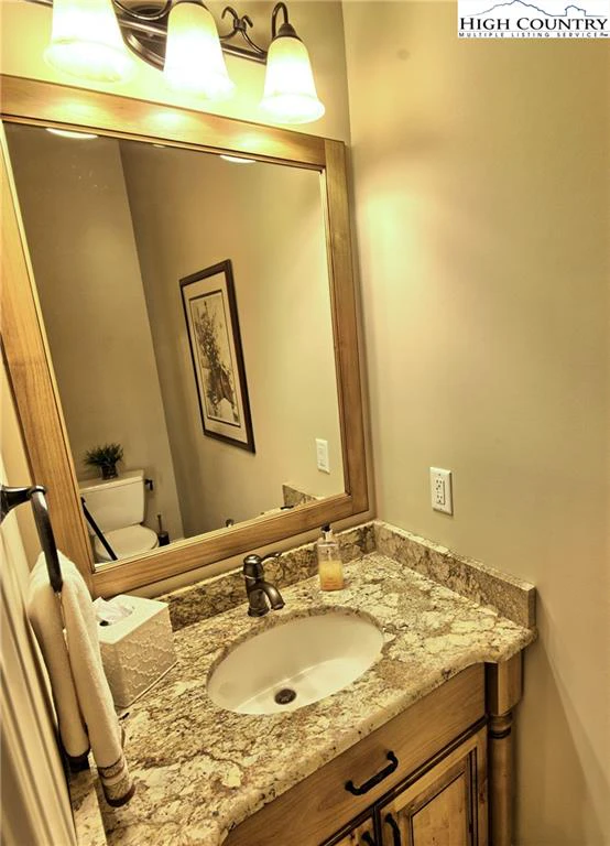 Image number 11 for the current listing