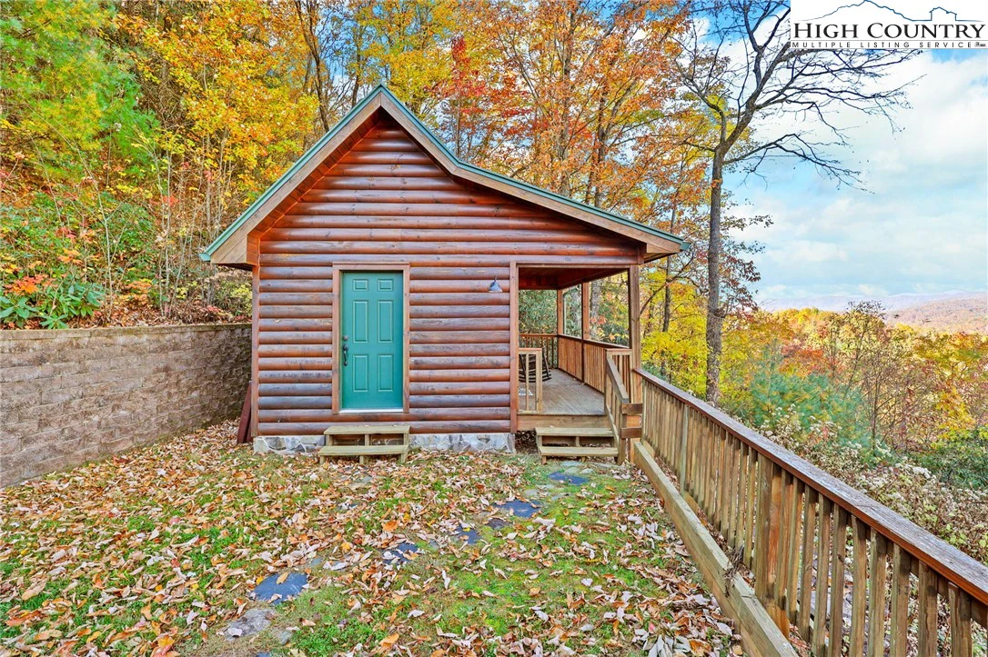Image number 19 for the current listing