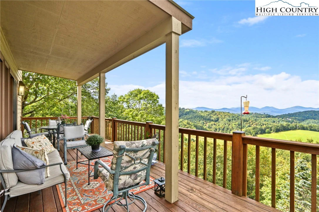 Image number 18 for the current listing