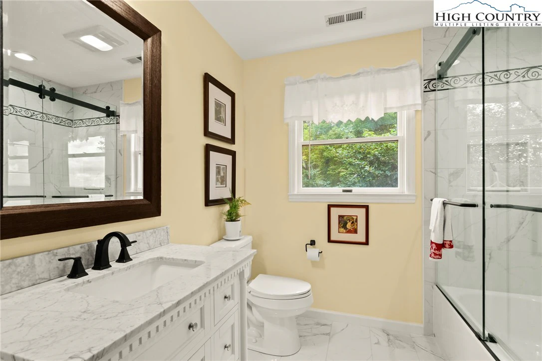 Image number 14 for the current listing