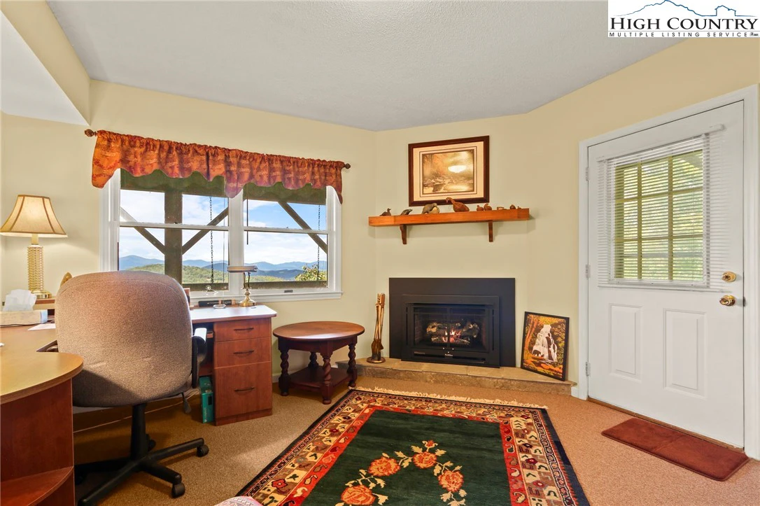 Image number 6 for the current listing