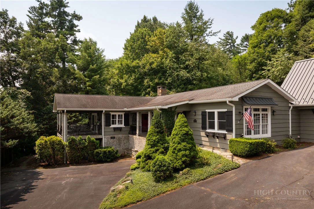 Image number 2 for the current listing