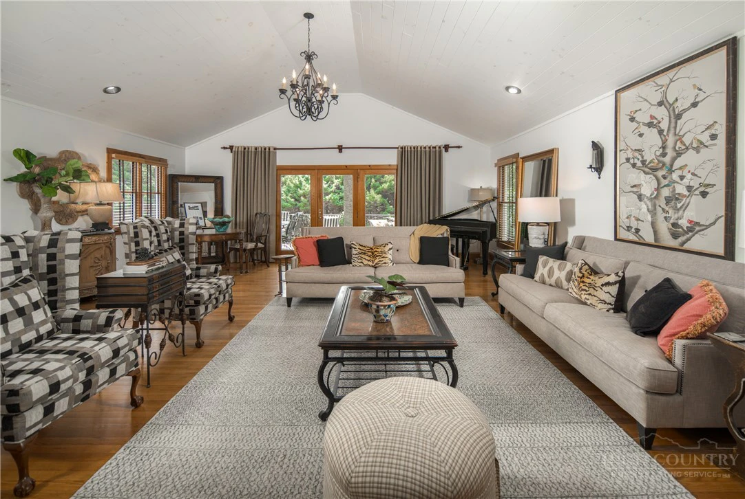 Image number 7 for the current listing