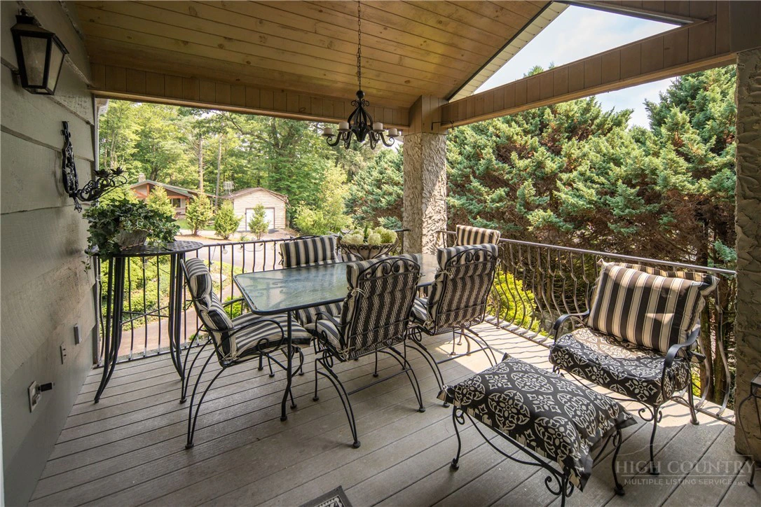 Image number 9 for the current listing