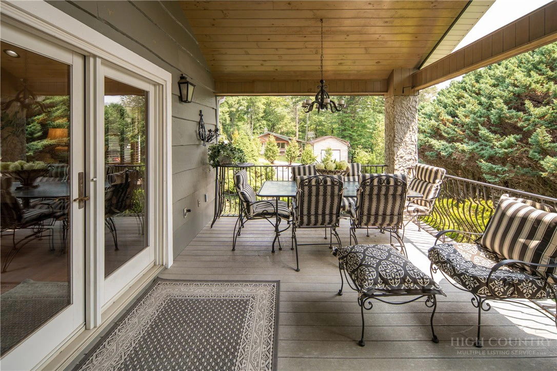 Image number 10 for the current listing