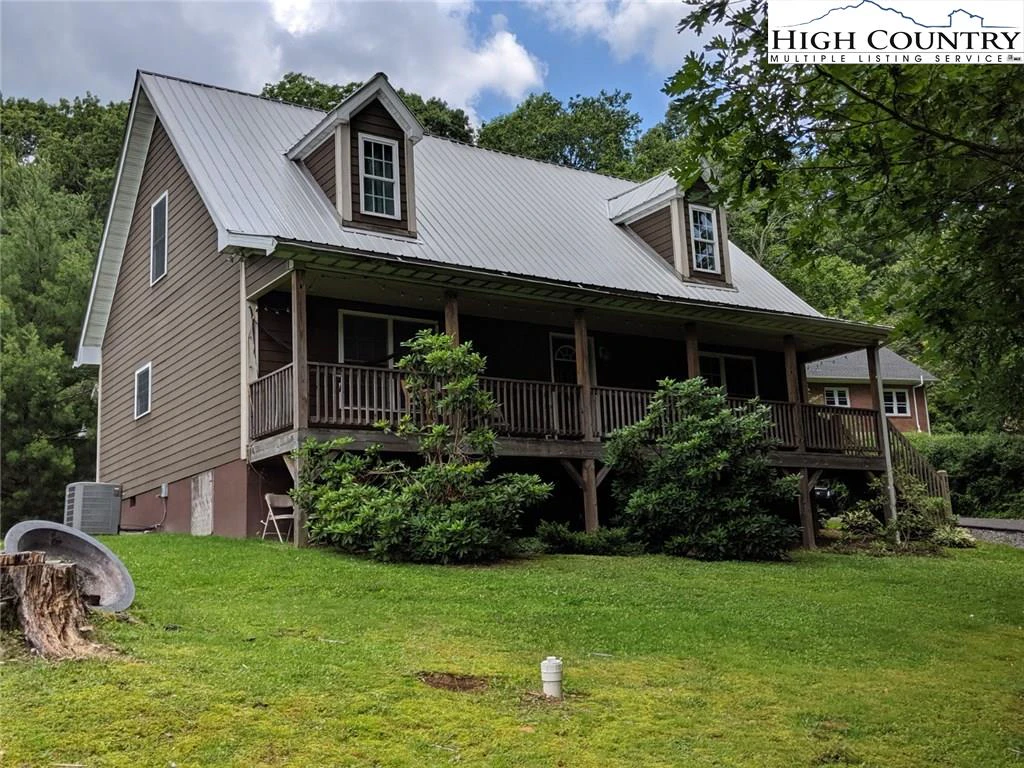 Image number 1 for the current listing