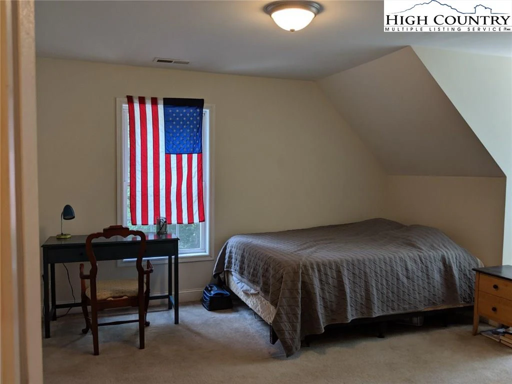 Image number 10 for the current listing