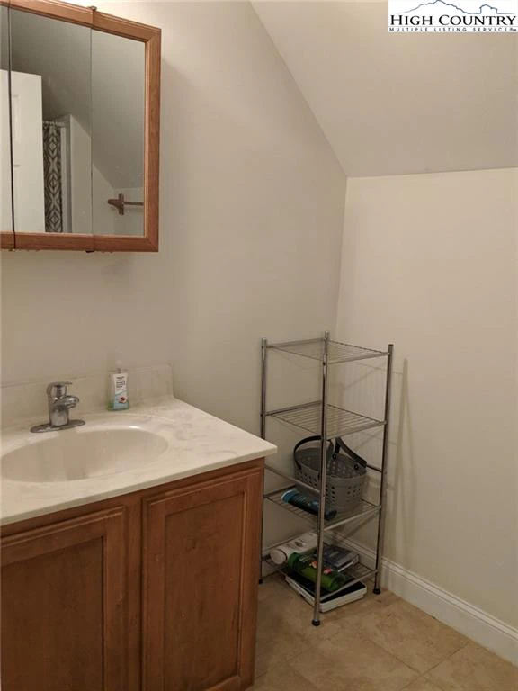 Image number 9 for the current listing