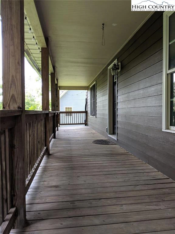 Image number 14 for the current listing