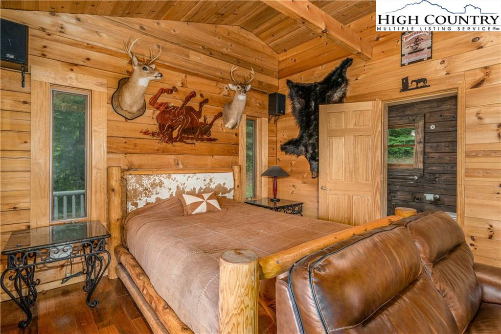 Image number 6 for the current listing