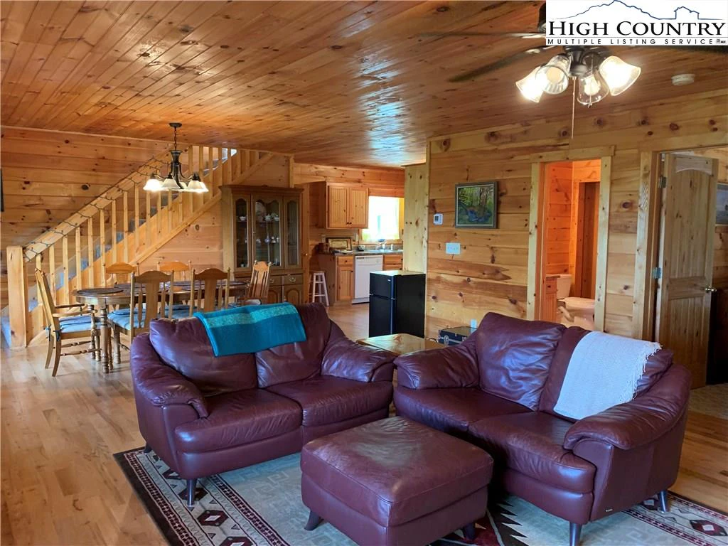 Image number 6 for the current listing