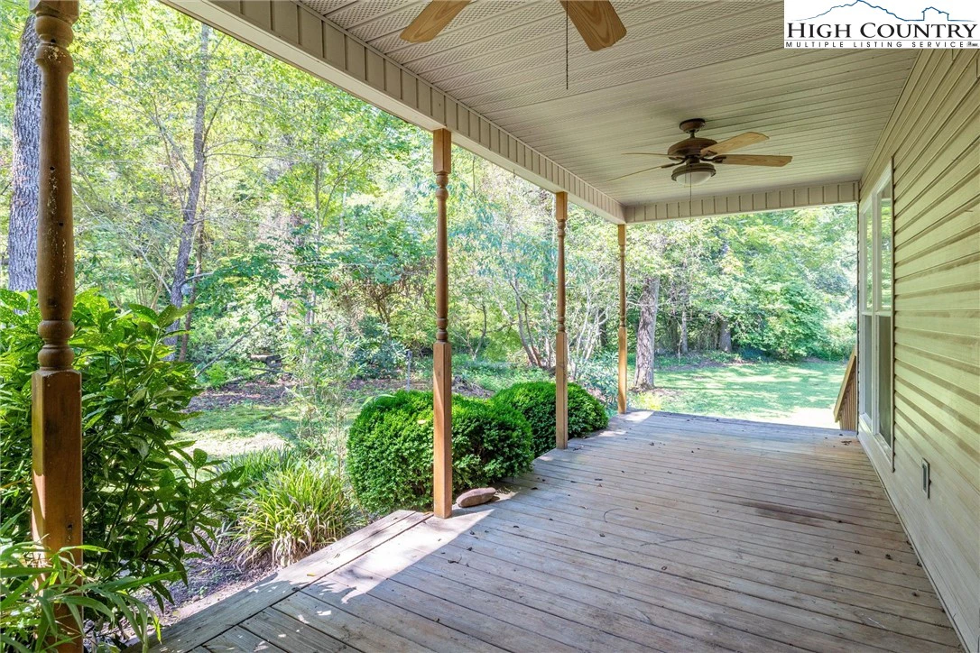 Image number 4 for the current listing