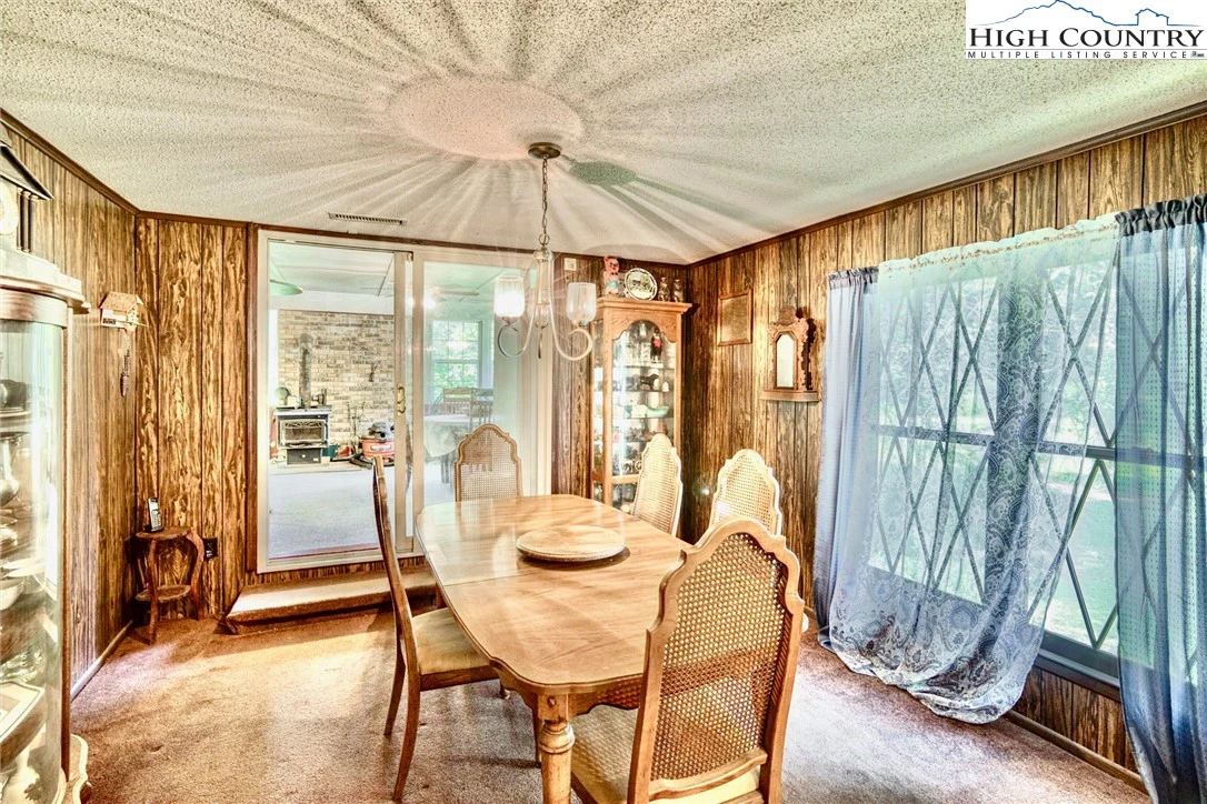 Image number 8 for the current listing