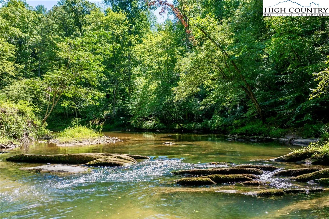 Image number 1 for the current listing