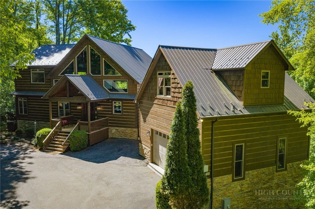Image number 1 for the current listing