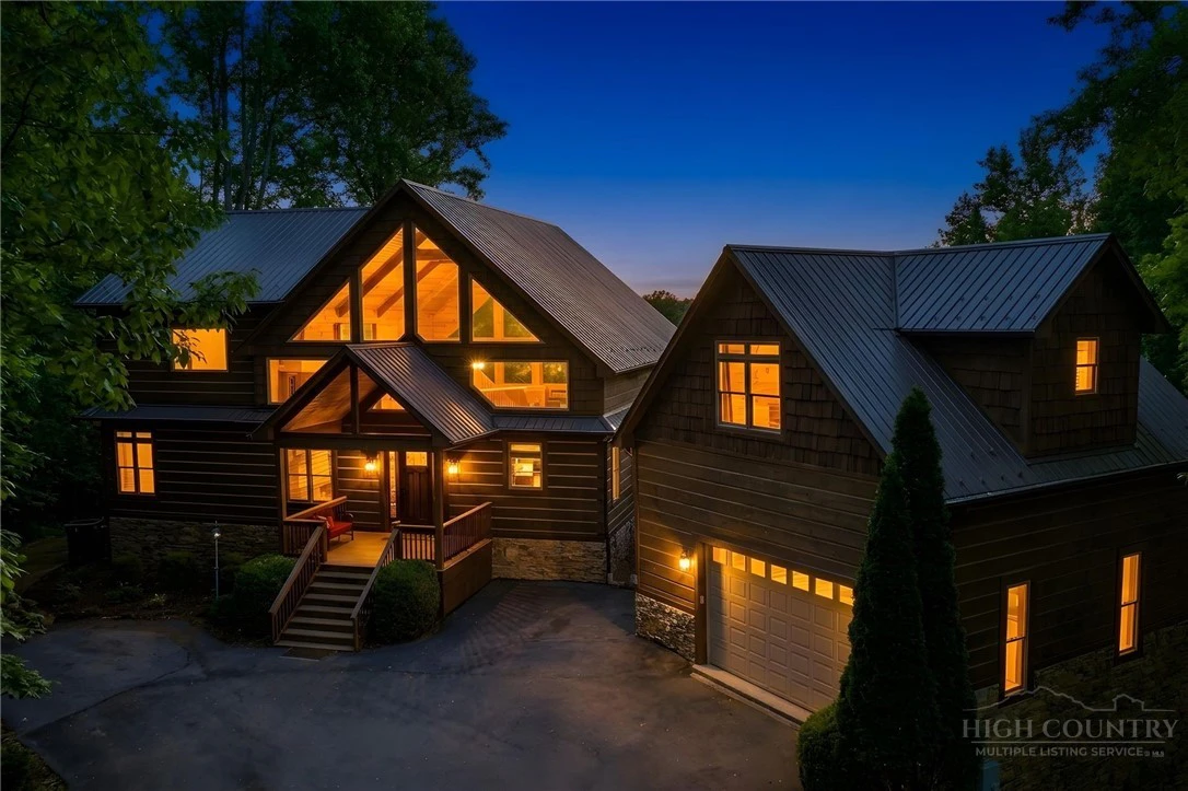 Image number 3 for the current listing
