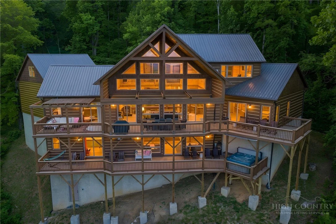 Image number 4 for the current listing