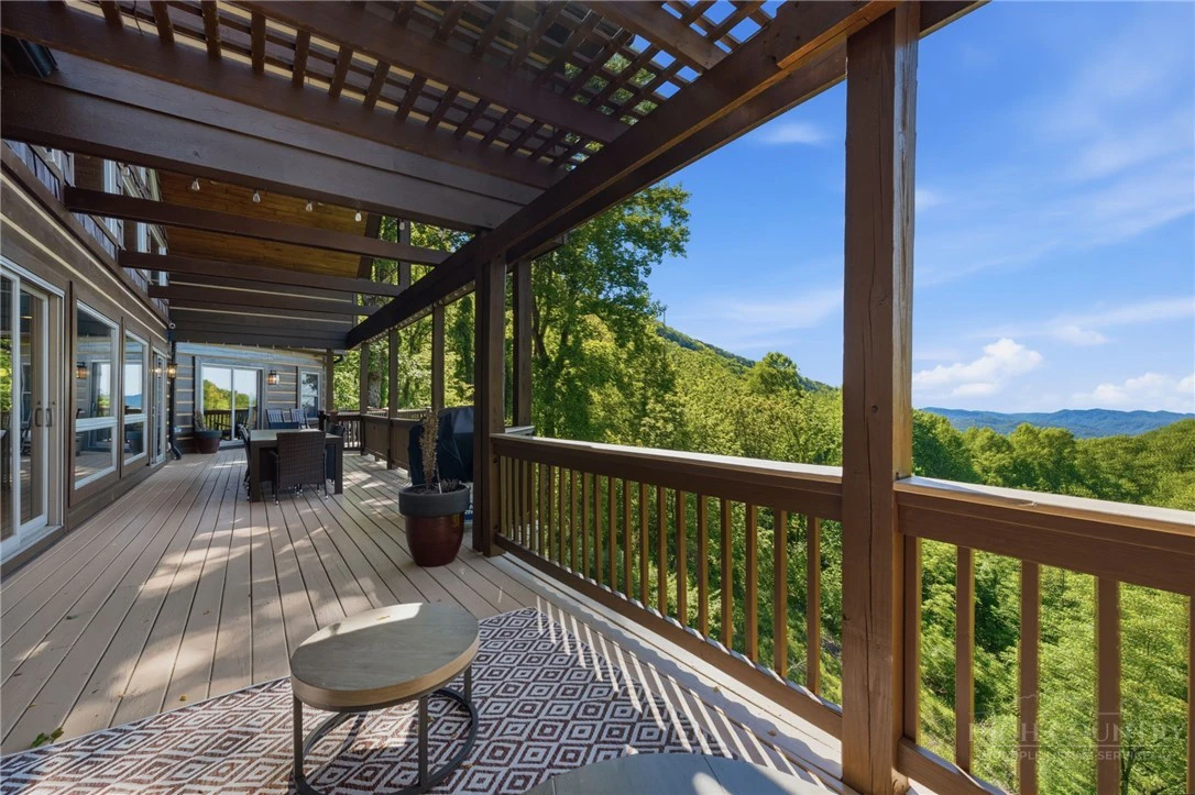 Image number 10 for the current listing