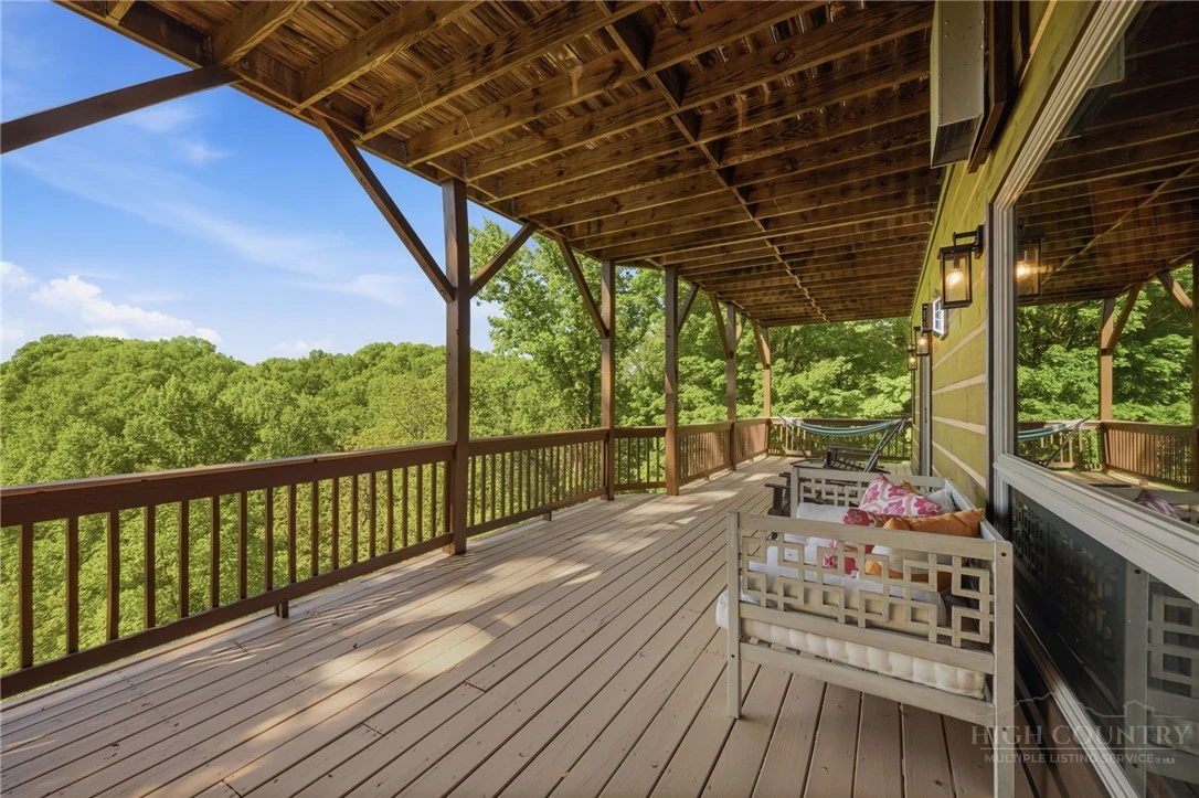 Image number 11 for the current listing