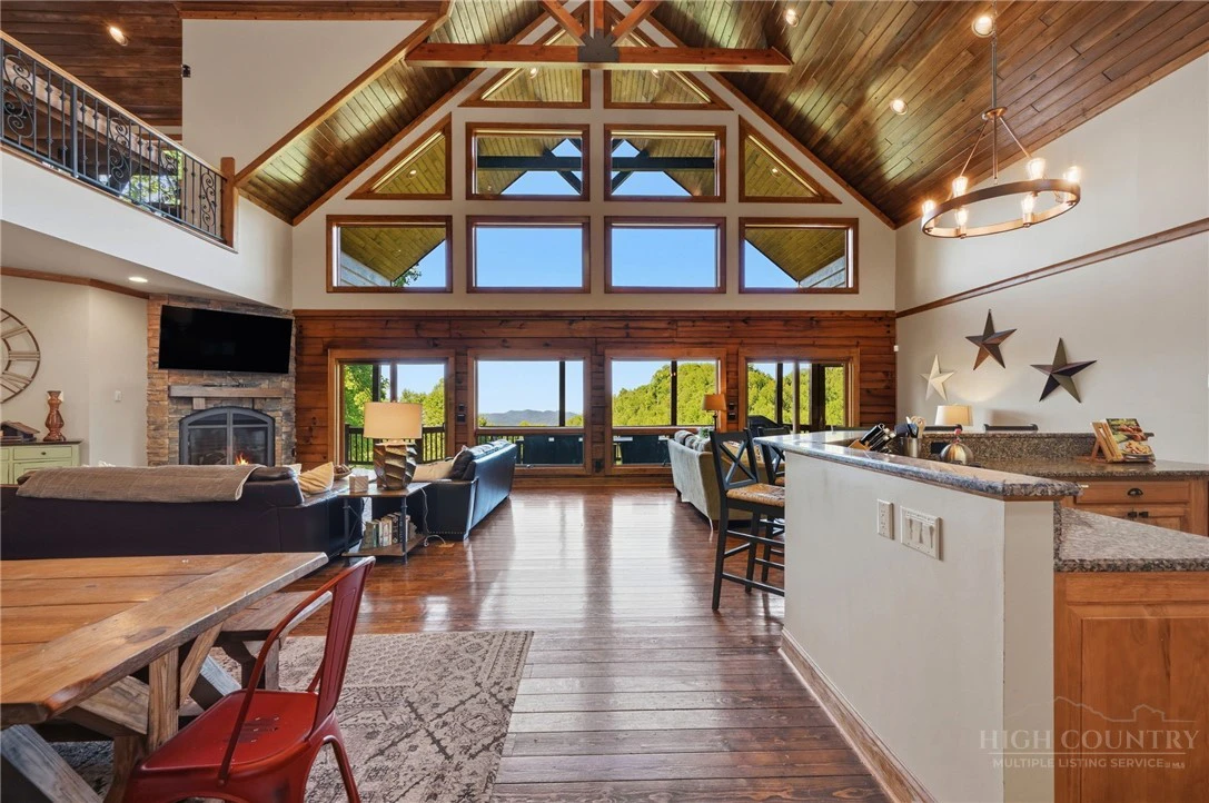 Image number 12 for the current listing
