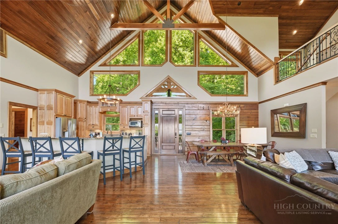 Image number 13 for the current listing