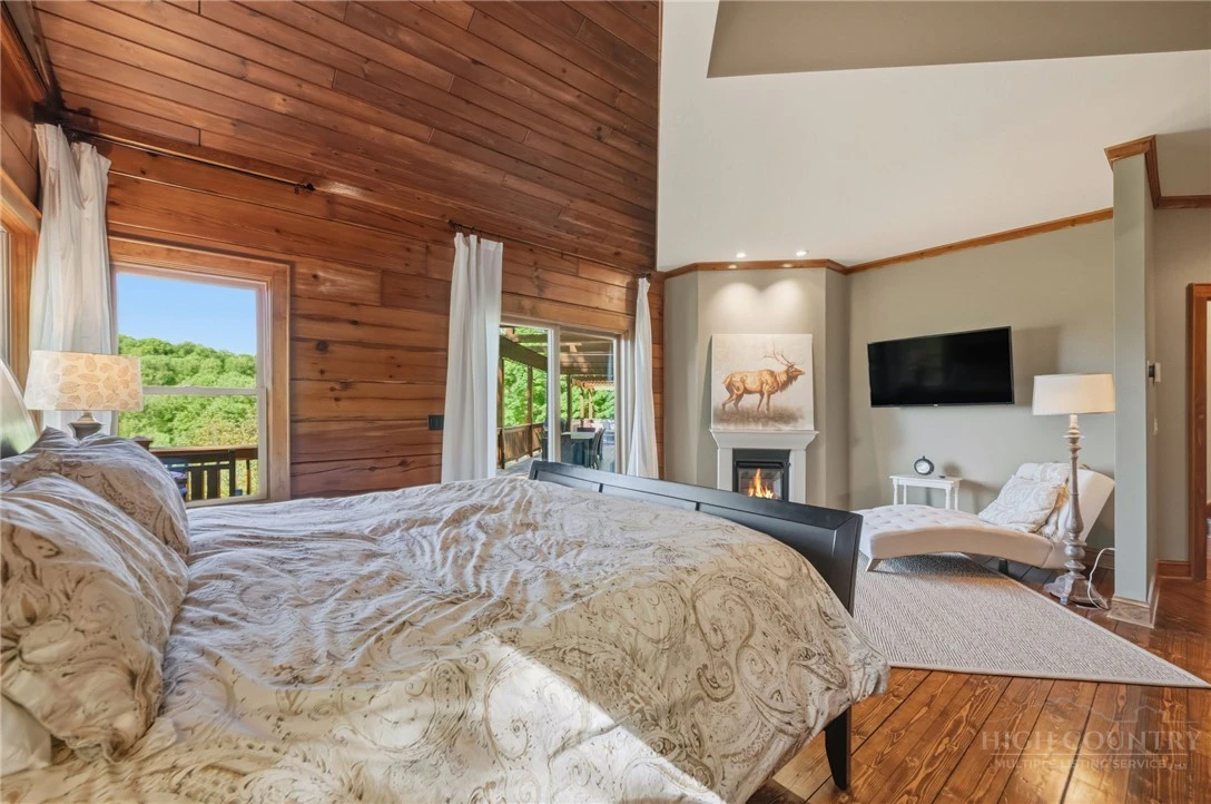 Image number 20 for the current listing