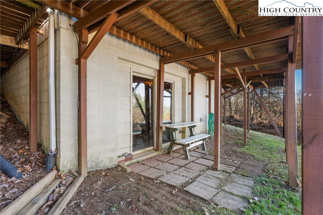 Image number 2 for the current listing