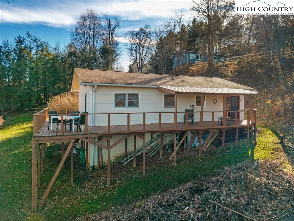 Image number 19 for the current listing
