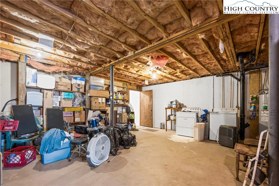 Image number 14 for the current listing