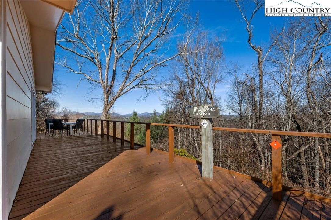 Image number 8 for the current listing