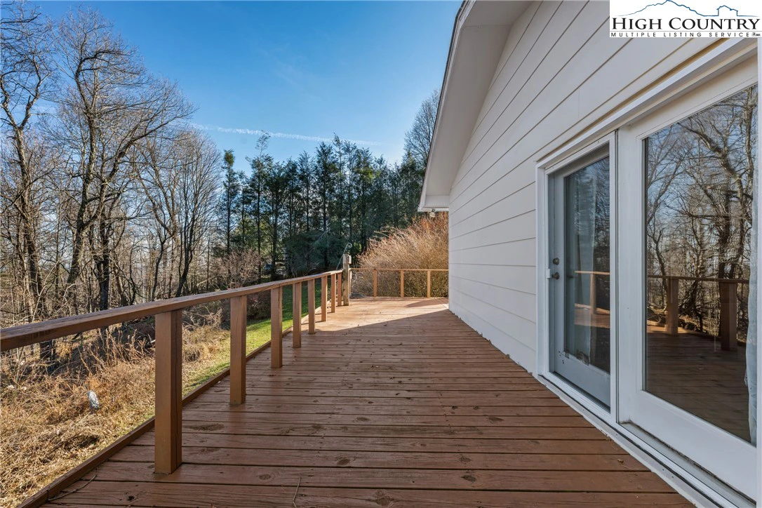 Image number 9 for the current listing