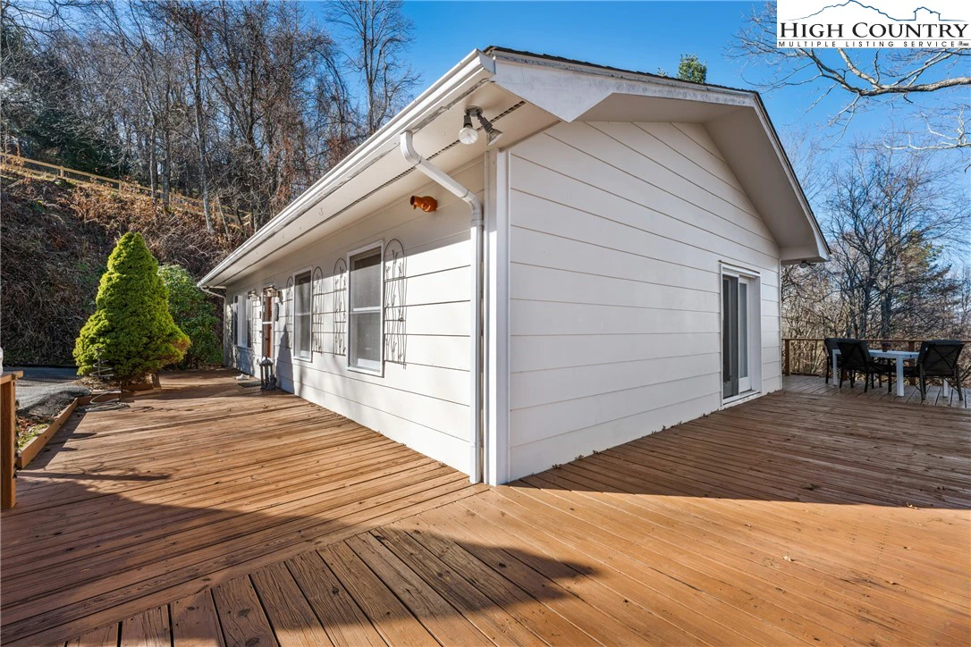 Image number 10 for the current listing