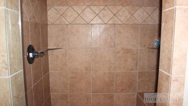 Image number 6 for the current listing