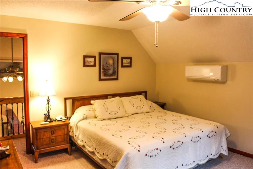 Image number 6 for the current listing