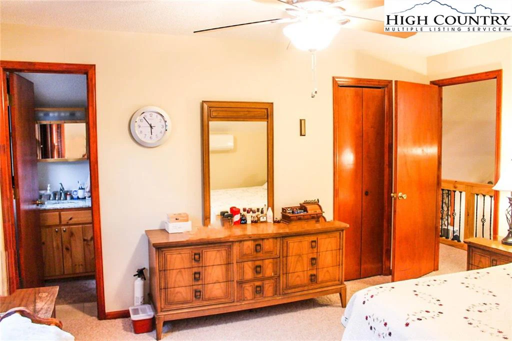 Image number 7 for the current listing