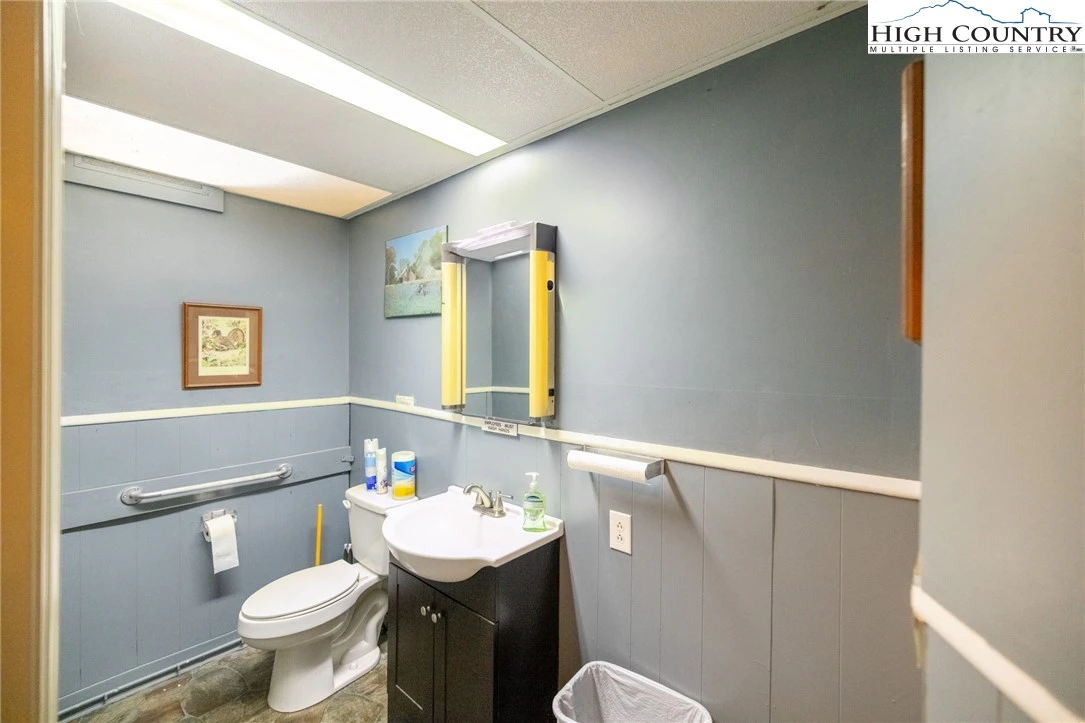 Image number 5 for the current listing
