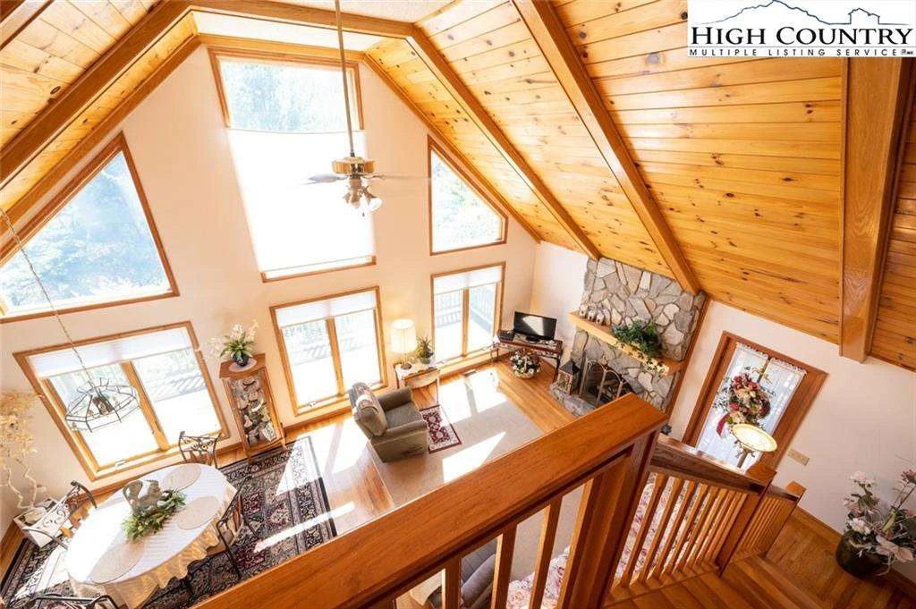 Image number 7 for the current listing