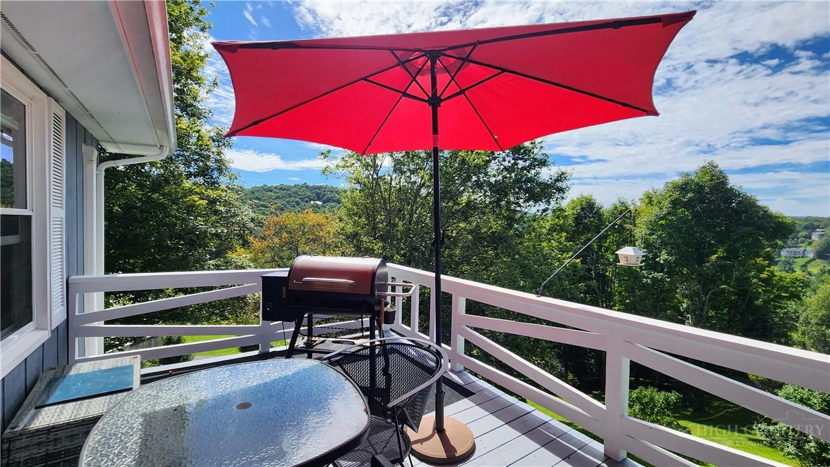 Image number 19 for the current listing