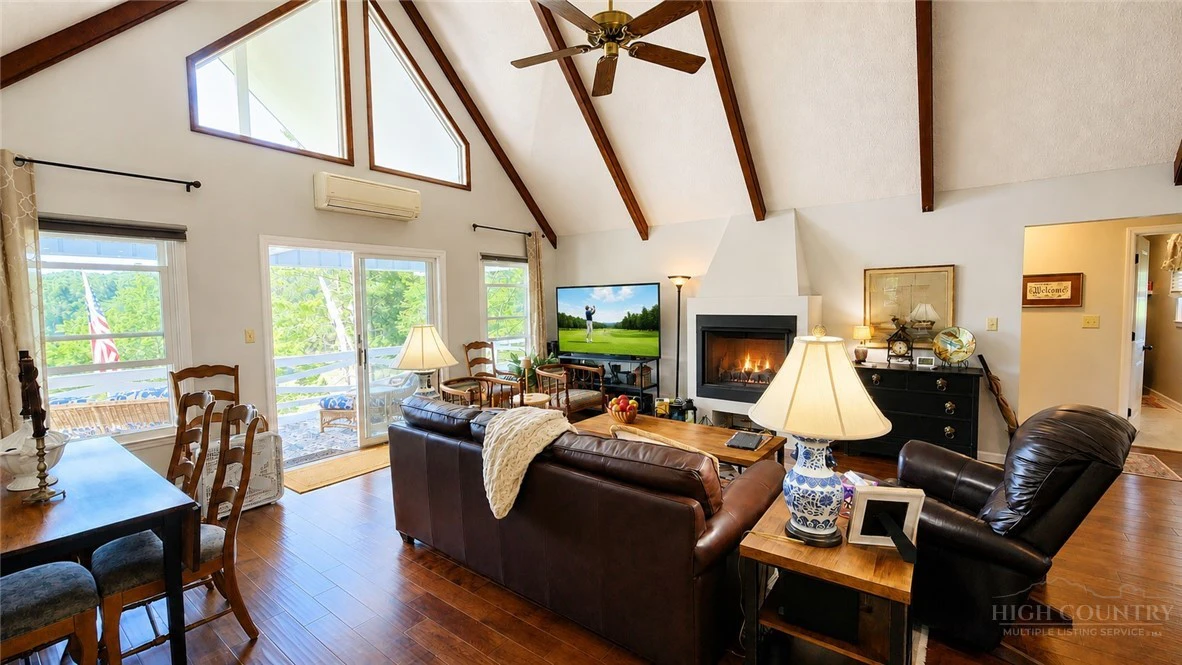 Image number 6 for the current listing