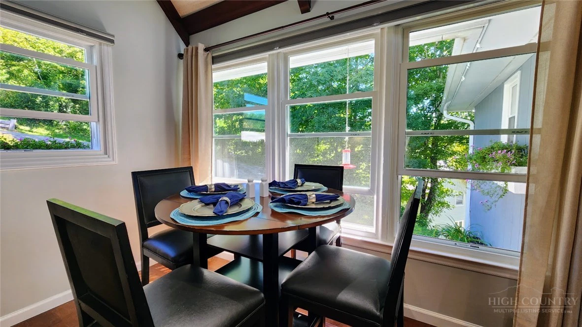 Image number 10 for the current listing