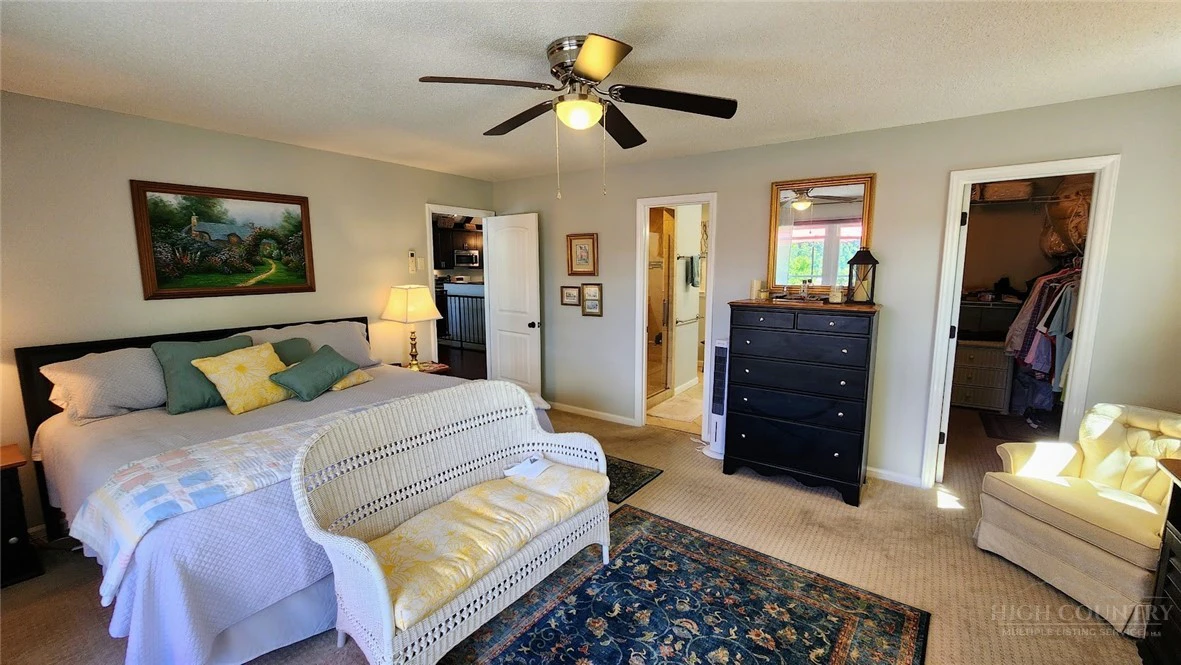 Image number 14 for the current listing
