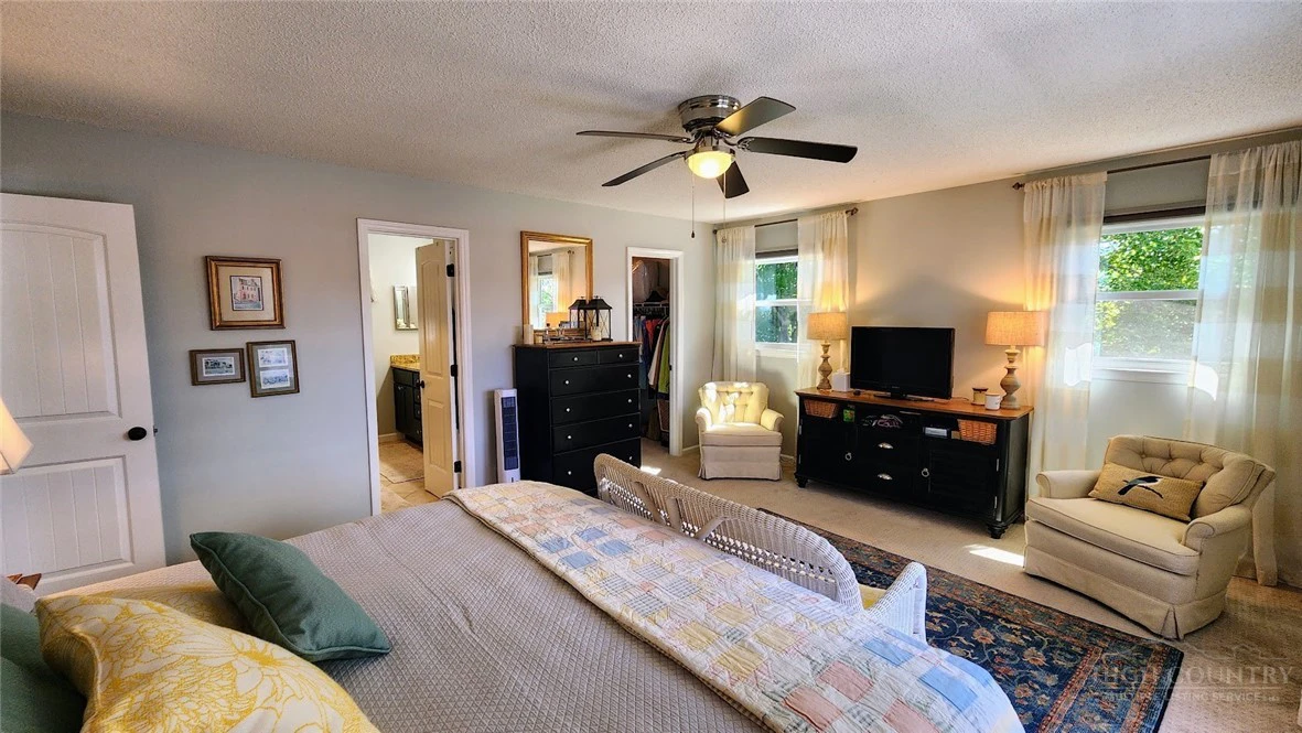 Image number 15 for the current listing