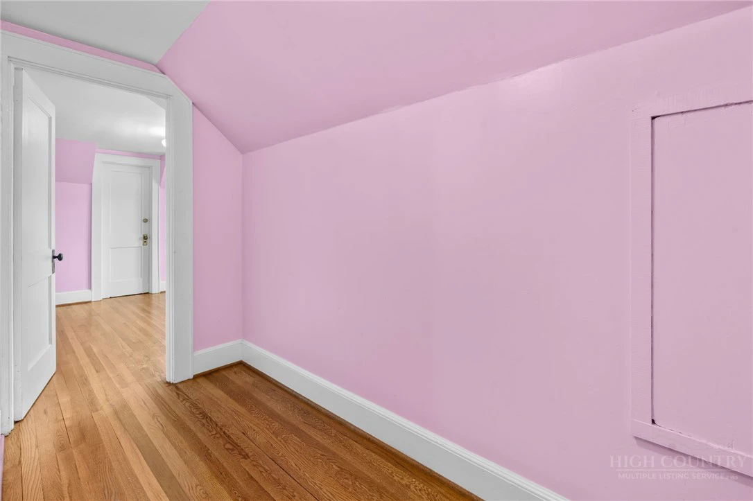 Image number 6 for the current listing