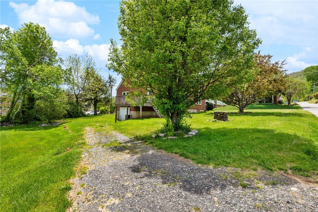 Image number 2 for the current listing