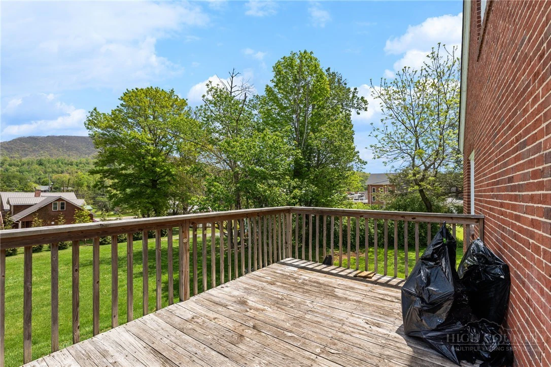 Image number 14 for the current listing