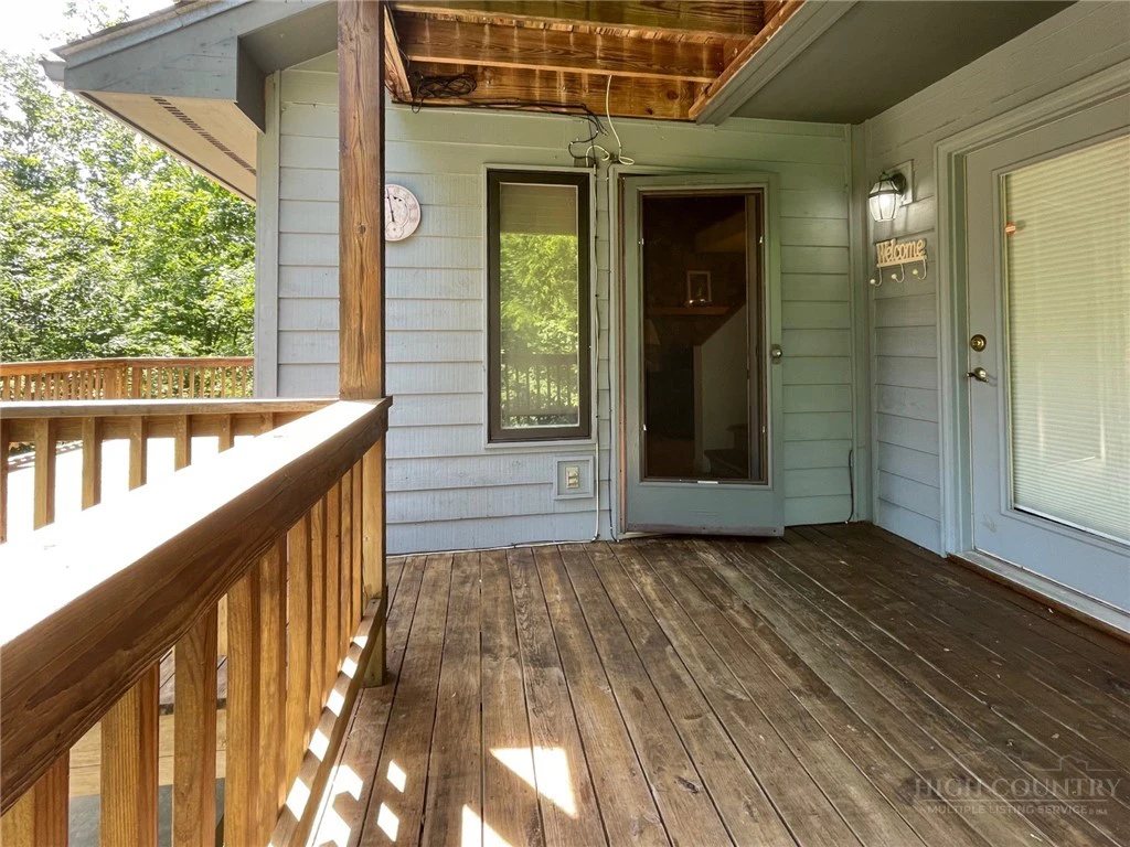 Image number 7 for the current listing